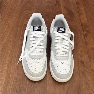 Nike Men’s size 9.5 sneakers